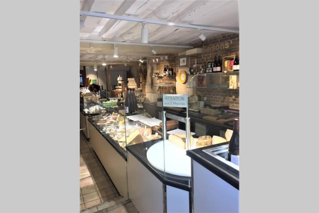 Typical Marais 3 Bedroom - Beaubourg * Paris