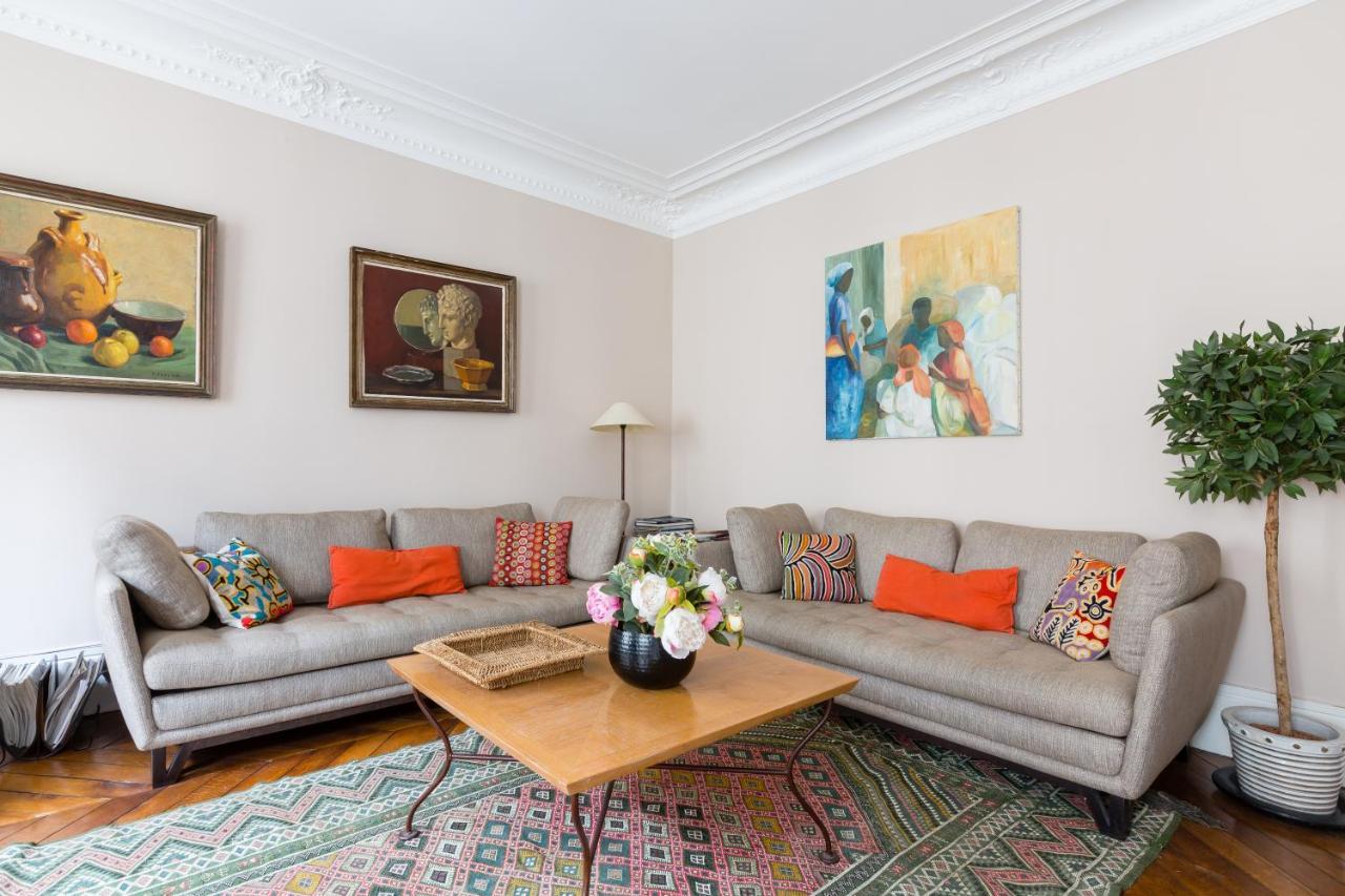 Veeve - Muted Beauty In Batignolles Appartement Paris