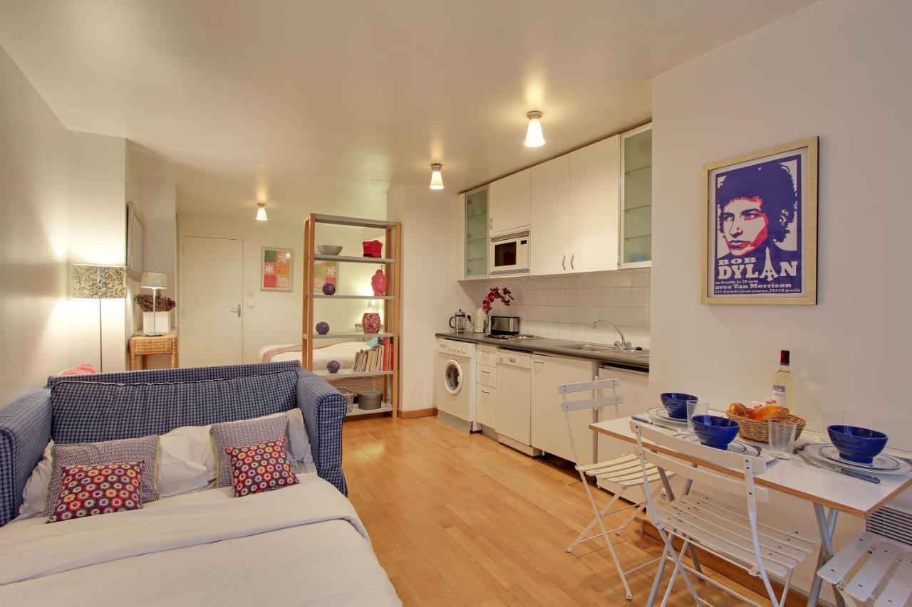 S09278 - With Patio For 3 People, Grand Boulevards * Paris