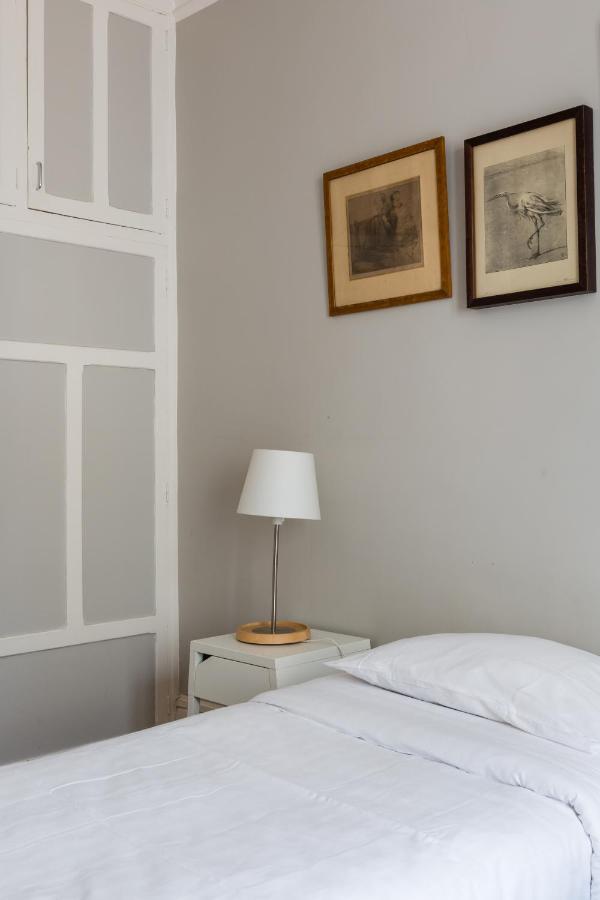 Veeve - Muted Beauty In Batignolles Appartement *