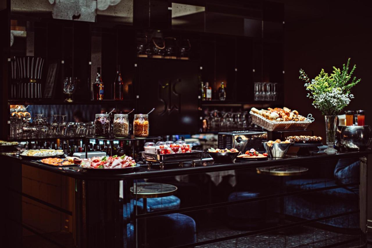 Hotel Monsieur Cadet & 4*