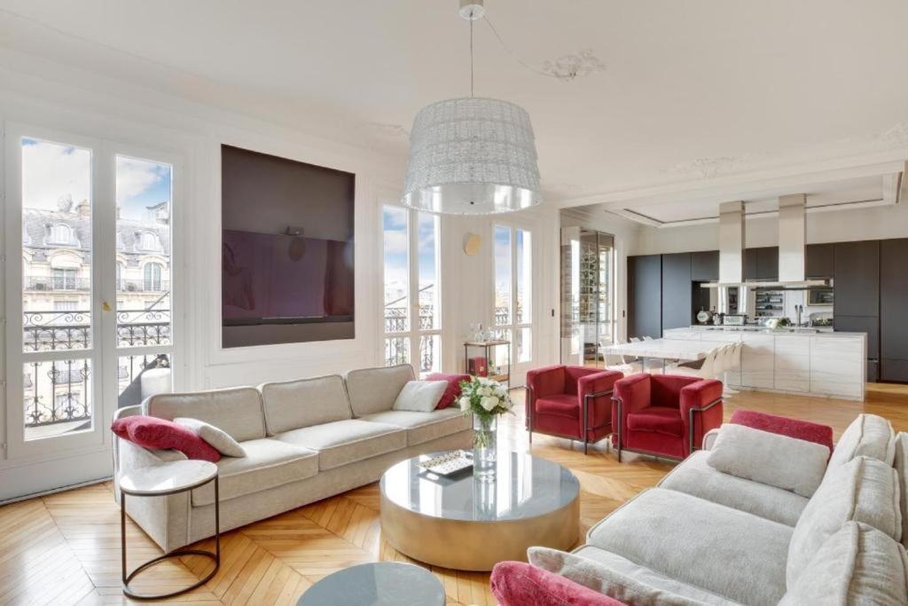 Luxurious Penthouse Near Champs Elysées&front Of Eiffel Tower Paris