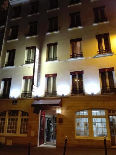 Hotel Pax 18e Paris