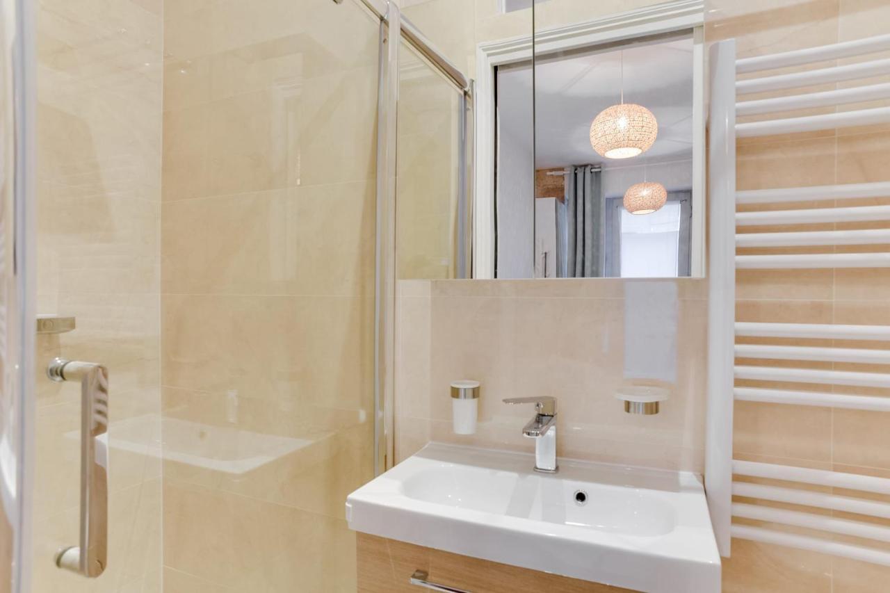 Apartment Near Le Moulin Rouge And Montmartre Paris