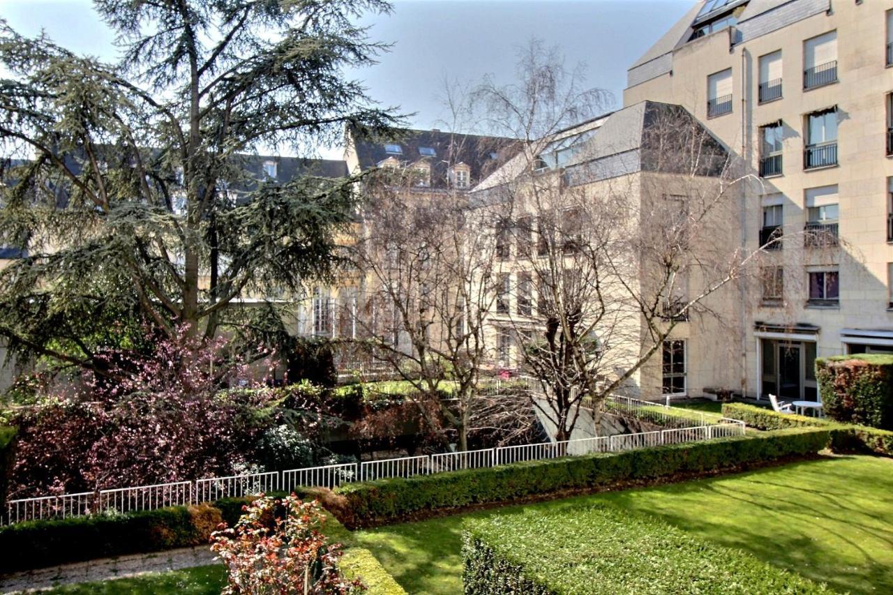 Assia & Nathalie - Luxury Marais Bed & Breakfast