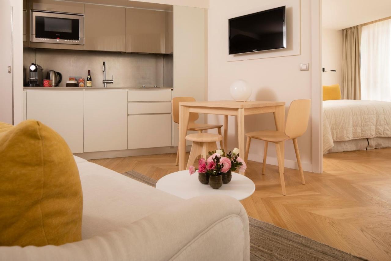 Nell Aparthotel 4*