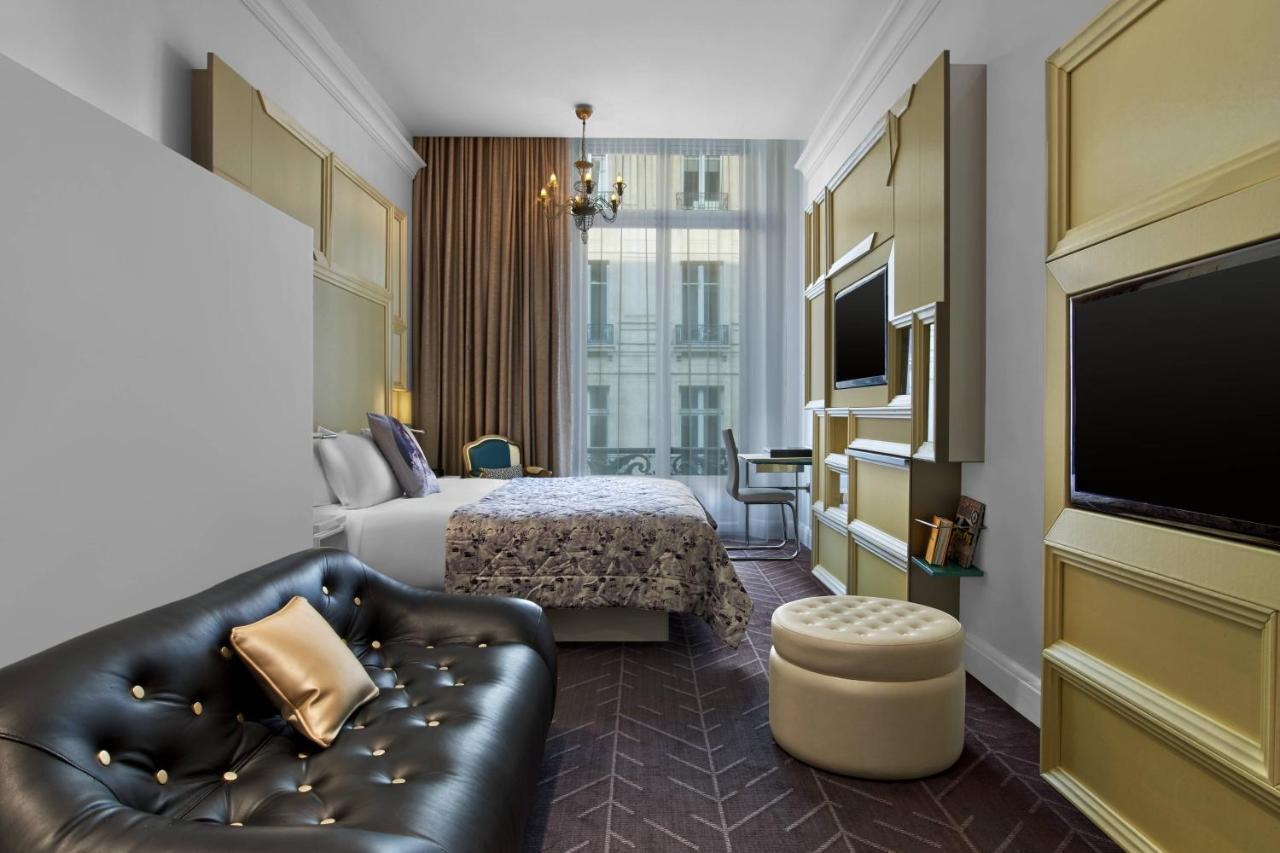 W - Opera Paris
