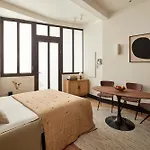 Cosy 1Br With Outside Space Near Canal Saint Martin