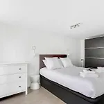 Off Bright Apartment In Heart Of Haut Marais