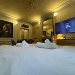 Appartement Concorde, Rue Royale- 6 Places