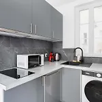 Studio Neuf Metro Jaures- Paris 19 - 2P - Flat-Guest