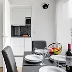 Lea Suite Beautiful Parisian Studio