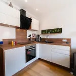 Superb Bright Apartment