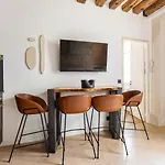 Authentic Apartment - 1Br-4P - Le Marais