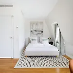 Luxury Apartments - Avenue Montaigne