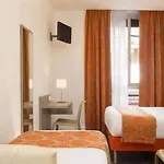 Republique Hotel
