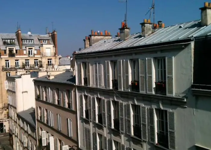 Nice Sunny Flat Near Eiffel Tower