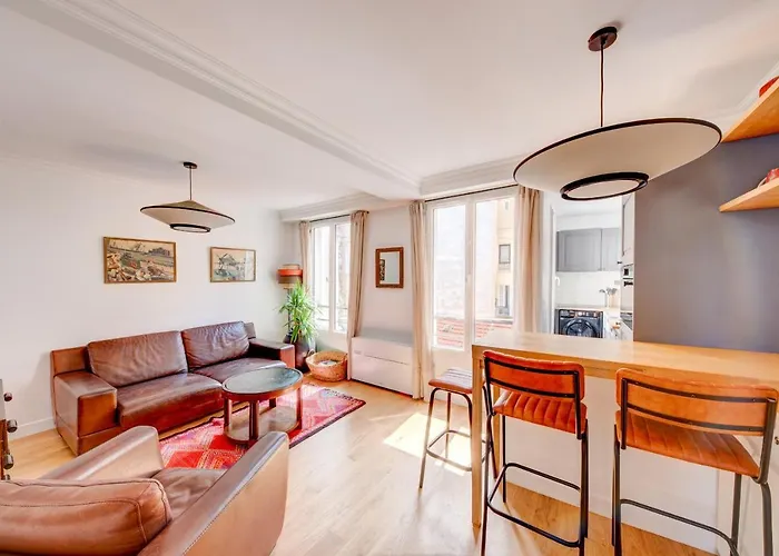 Joli Appartement Atypique Dans Le 15Eme