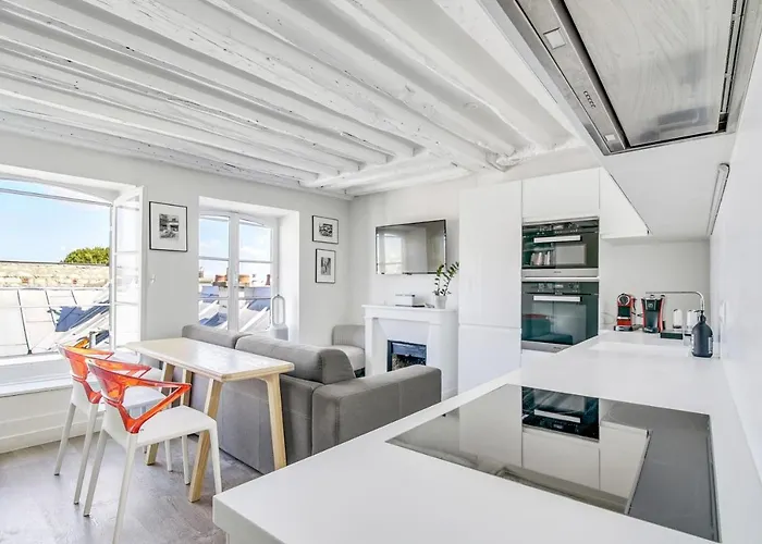 Luxury, Cosy & Quiet 1 Bedroom Apt, St-Germain-Des-Pres