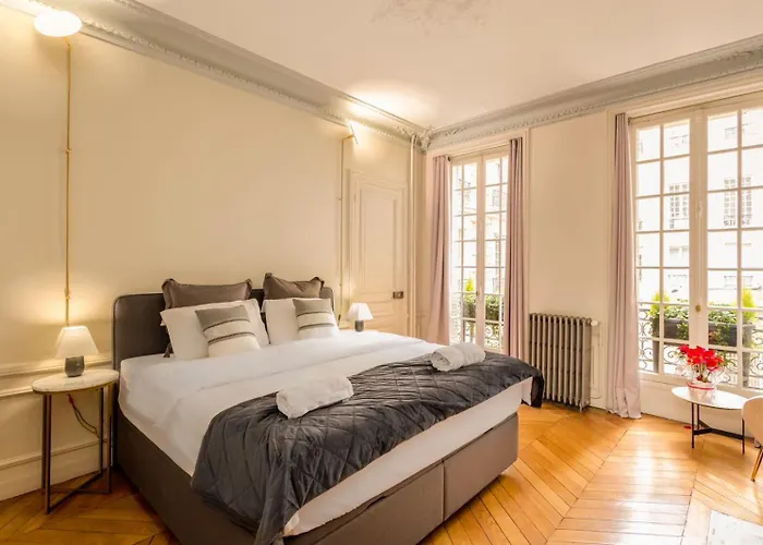 Appartement Concorde, Rue Royale- 6 Places