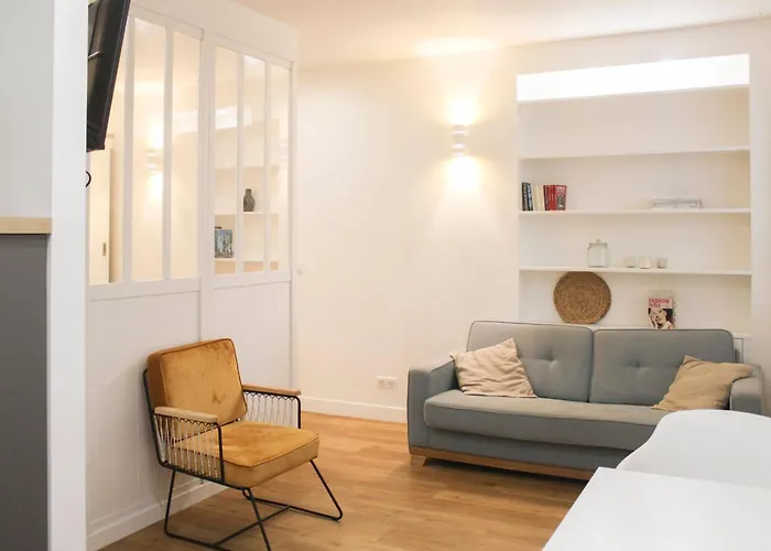 Charming Apartment In The Heart Of The 18Th