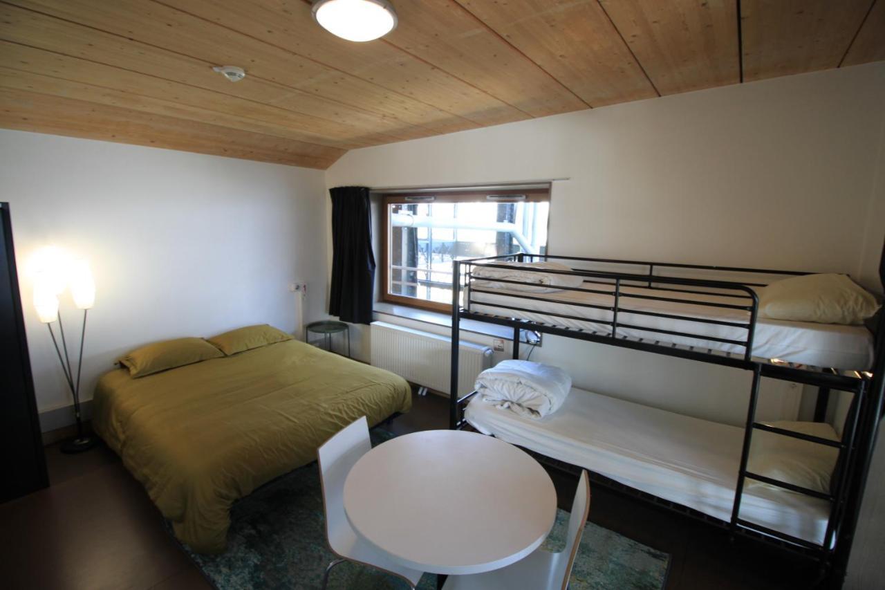 Hi Yves Robert Hostel *