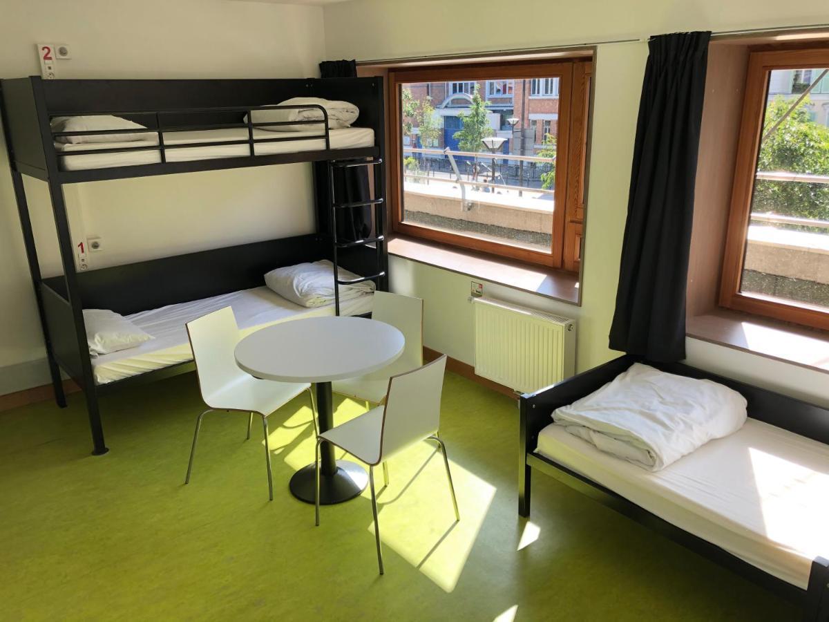 Hostel Hi Yves Robert