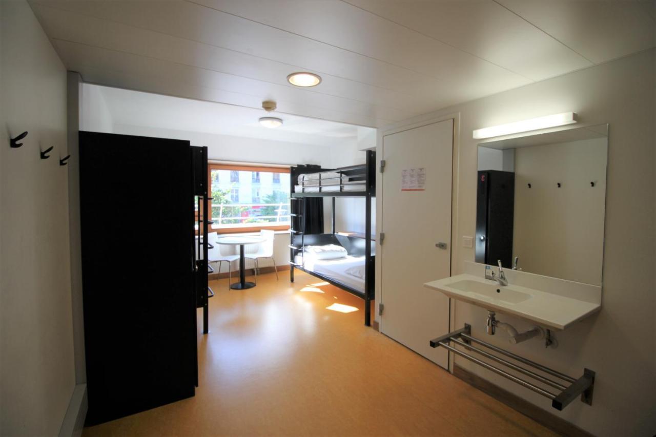Hostel Hi Yves Robert *