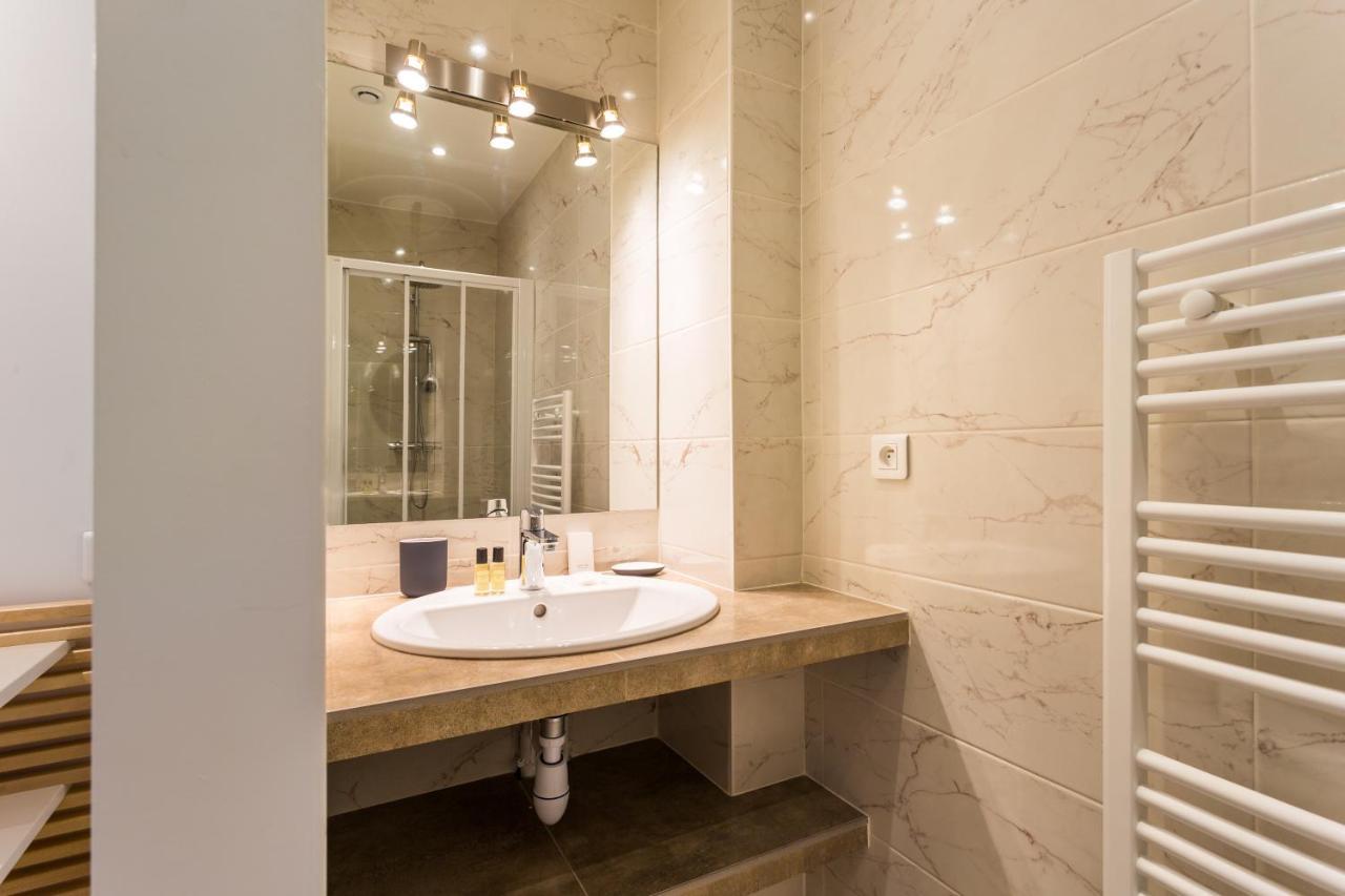 Apartment Cmg Boulevard Voltaire / Truillot D Paris