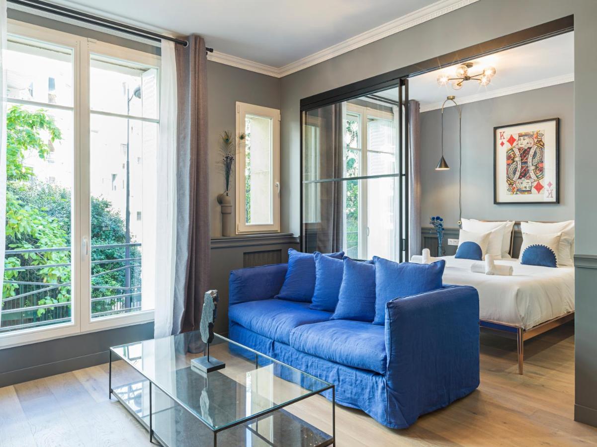 The Blue King Apartment *