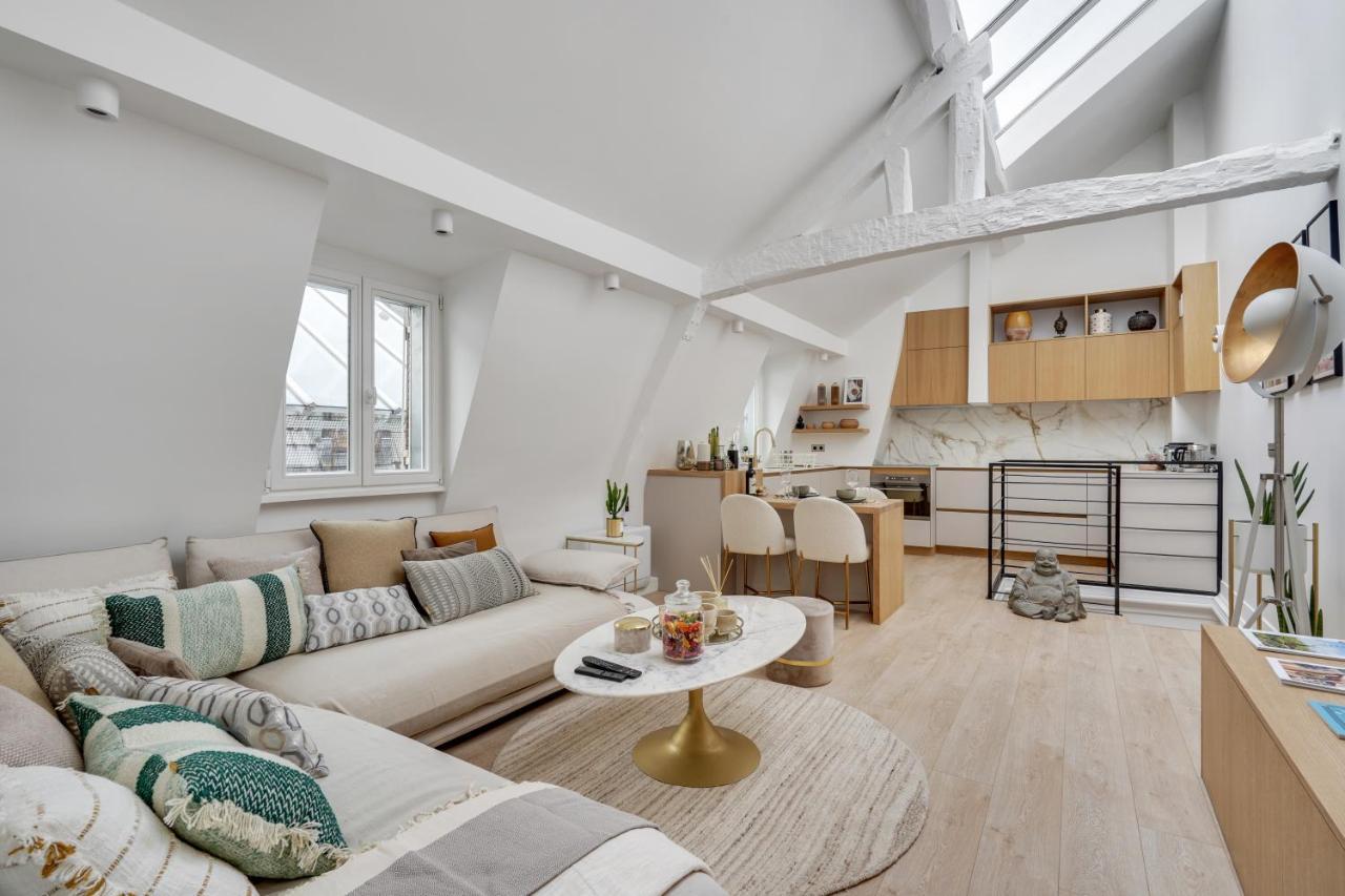 Amazing Historical Parisien Loft Next To Louvre Area-4