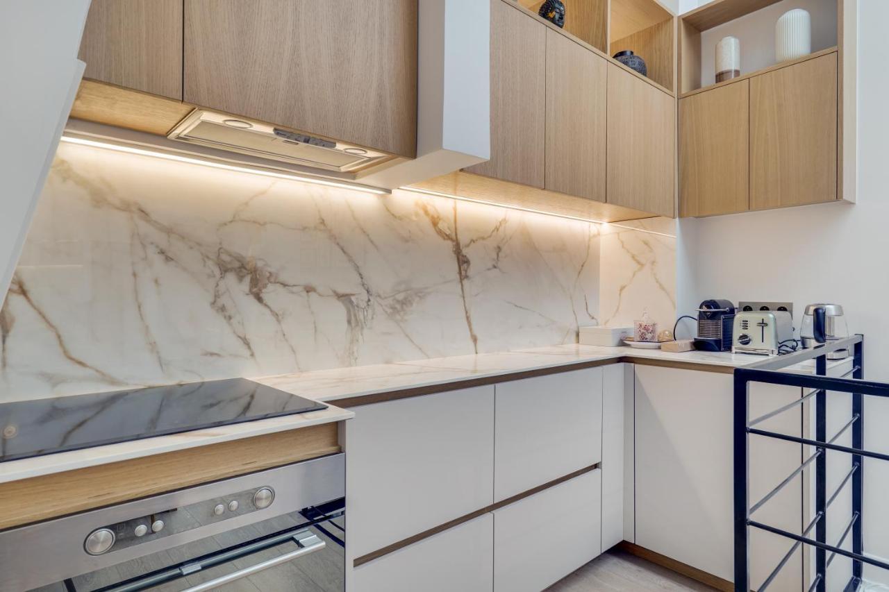 Amazing Historical Parisien Loft Next To Louvre Area-4 Apartment