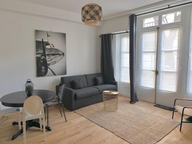 De Luxe - Petit Varenne Paris