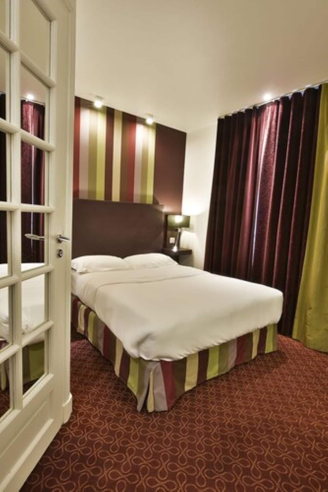 Star Champs-elysees Hotel 4*