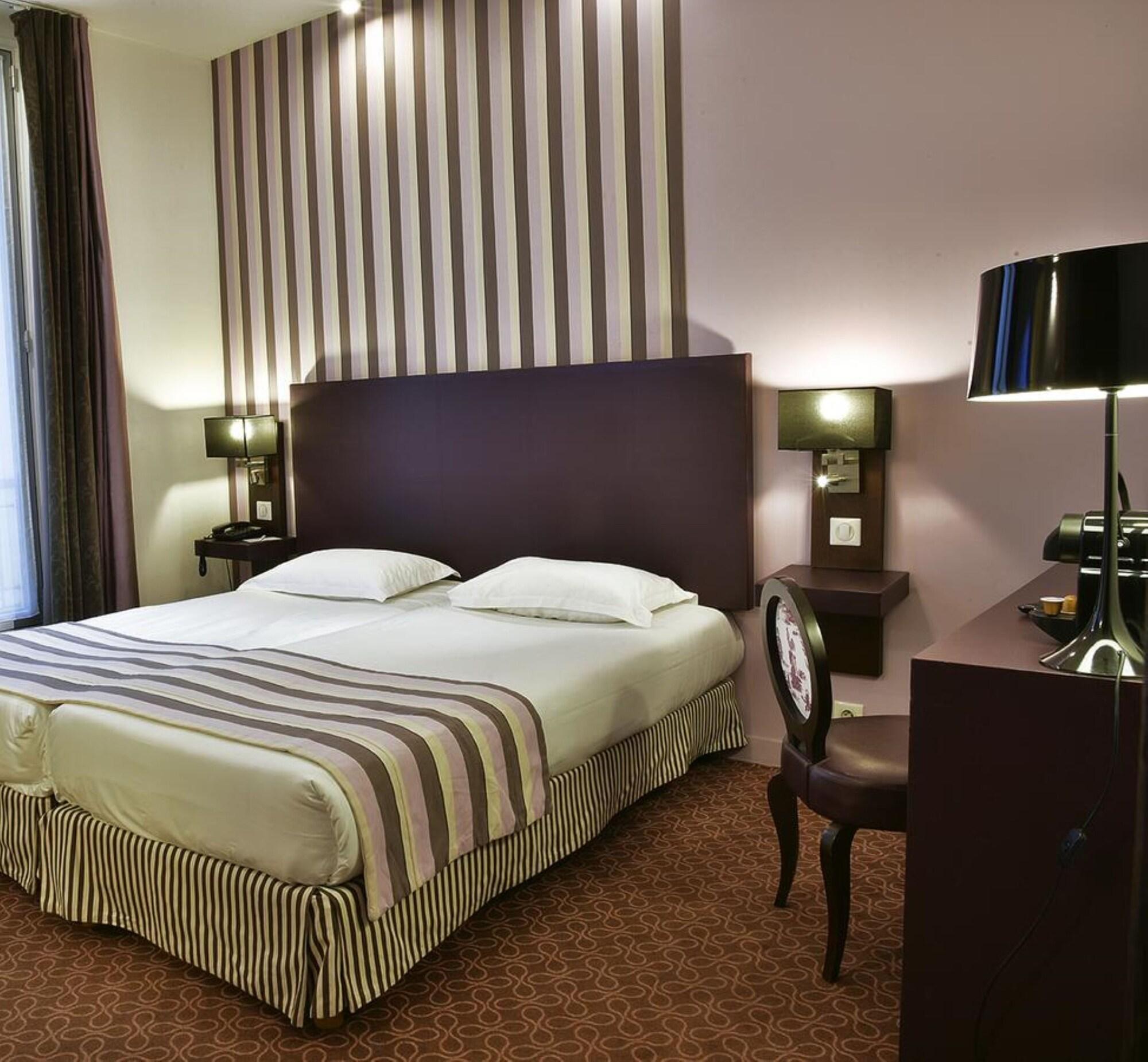 Hotel Star Champs-elysees Paris