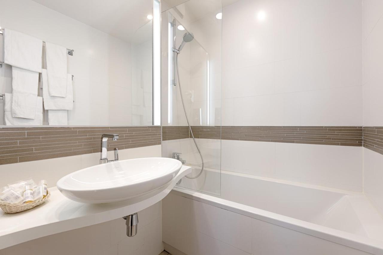 Hotel Apollinaire Paris