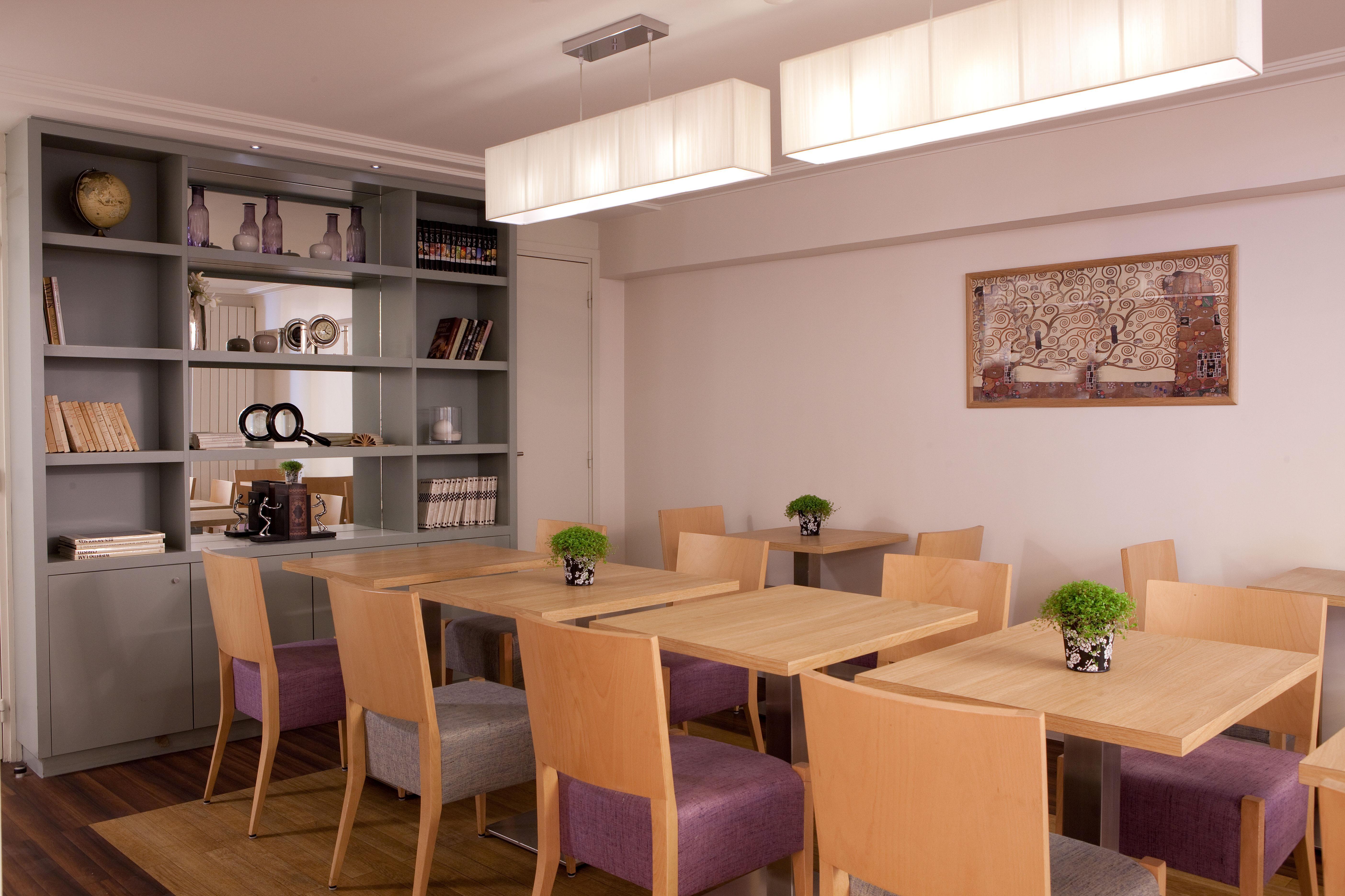 Prelude Opera Hotel 4*