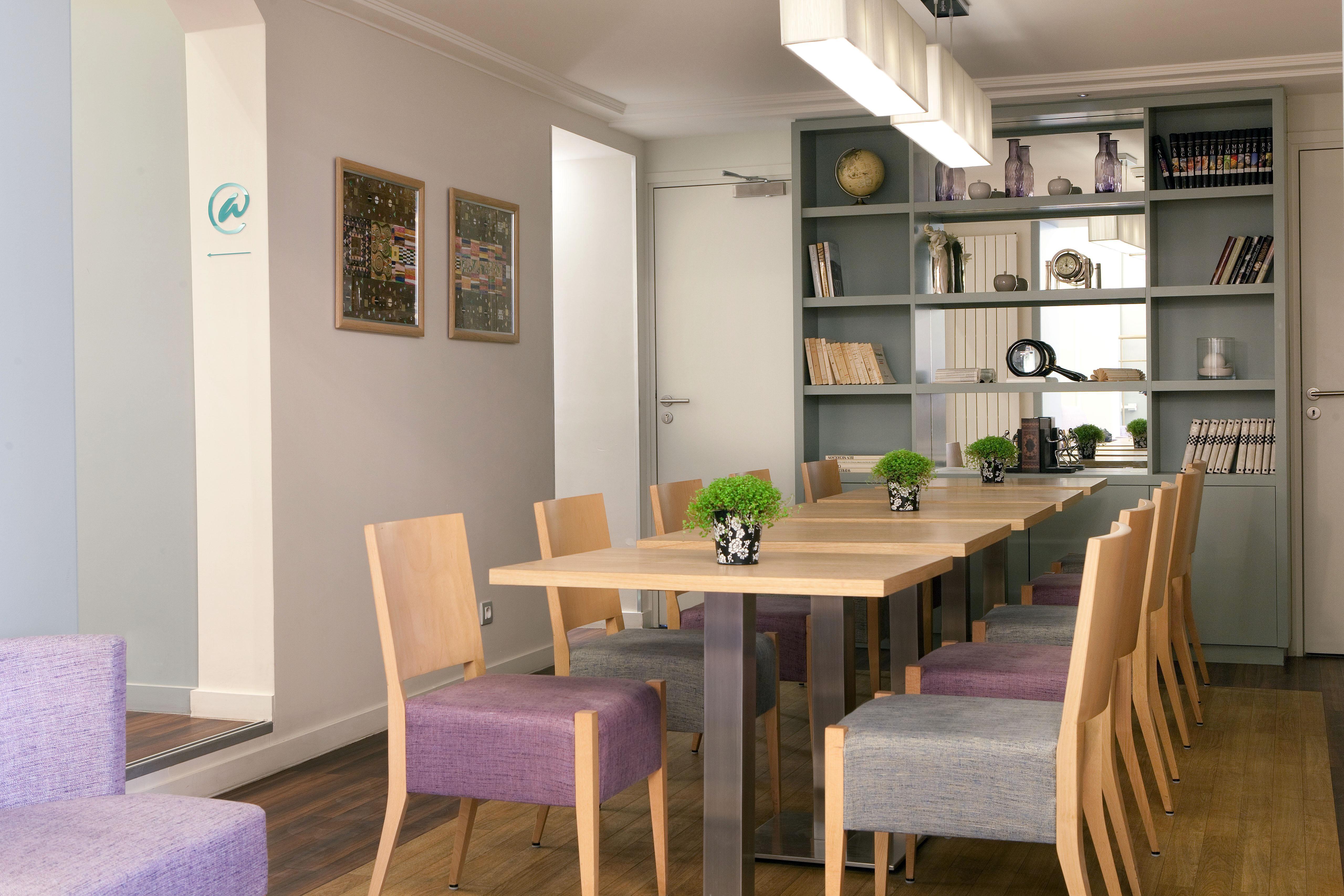 Prelude Opera Hotel 4*
