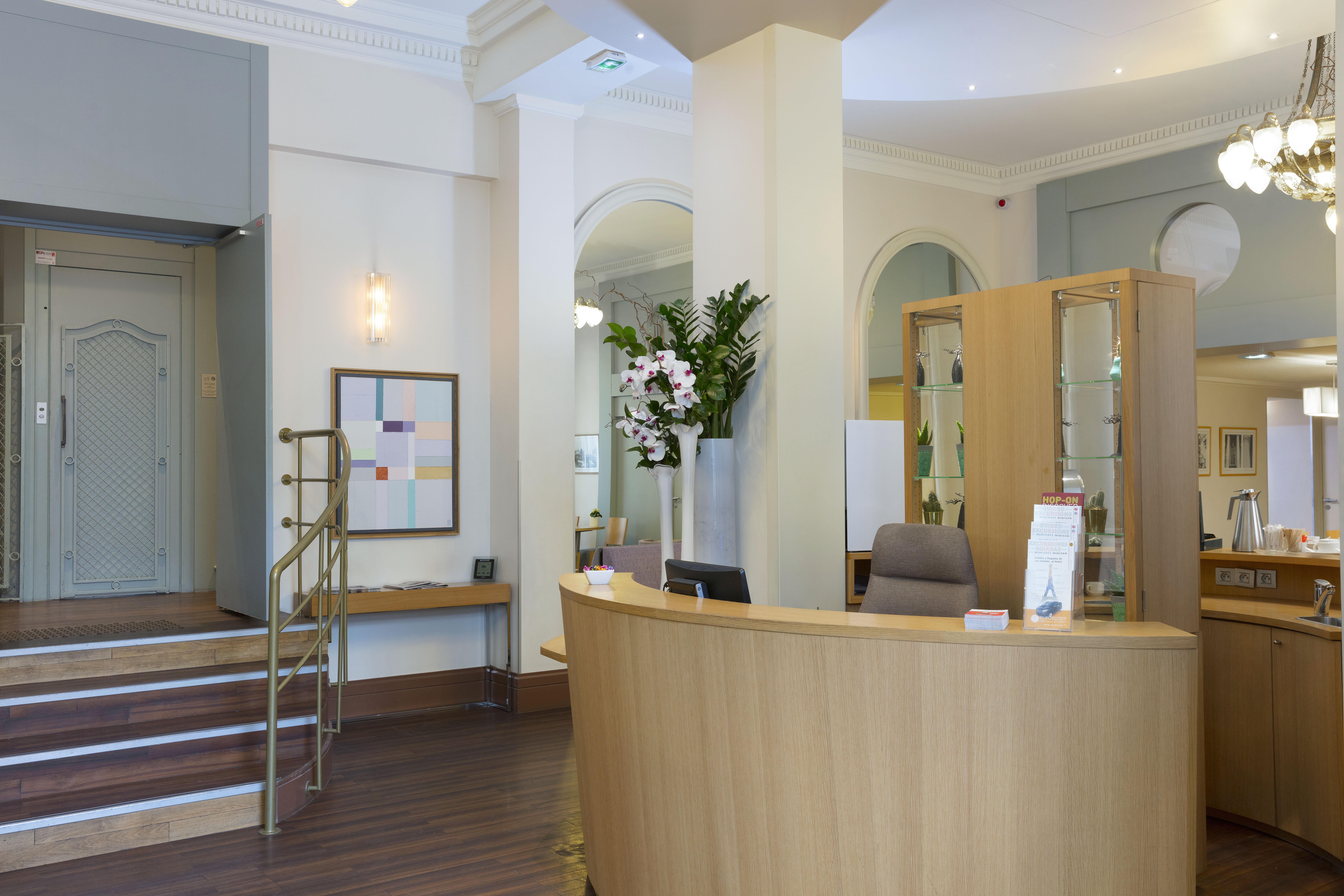 Prelude Opera Hotel