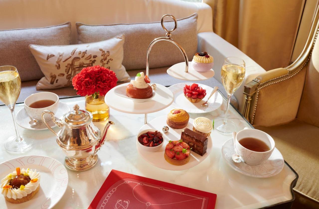 Plaza Athenee - Dorchester Collection 5* Paris