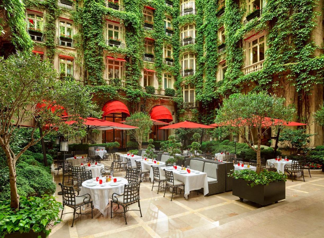 Plaza Athenee - Dorchester Collection Hotel Paris