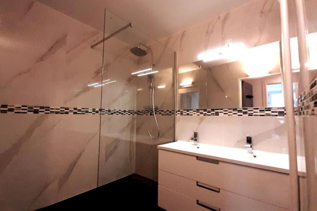 Appartement Spacious In Place Des Fetes Paris