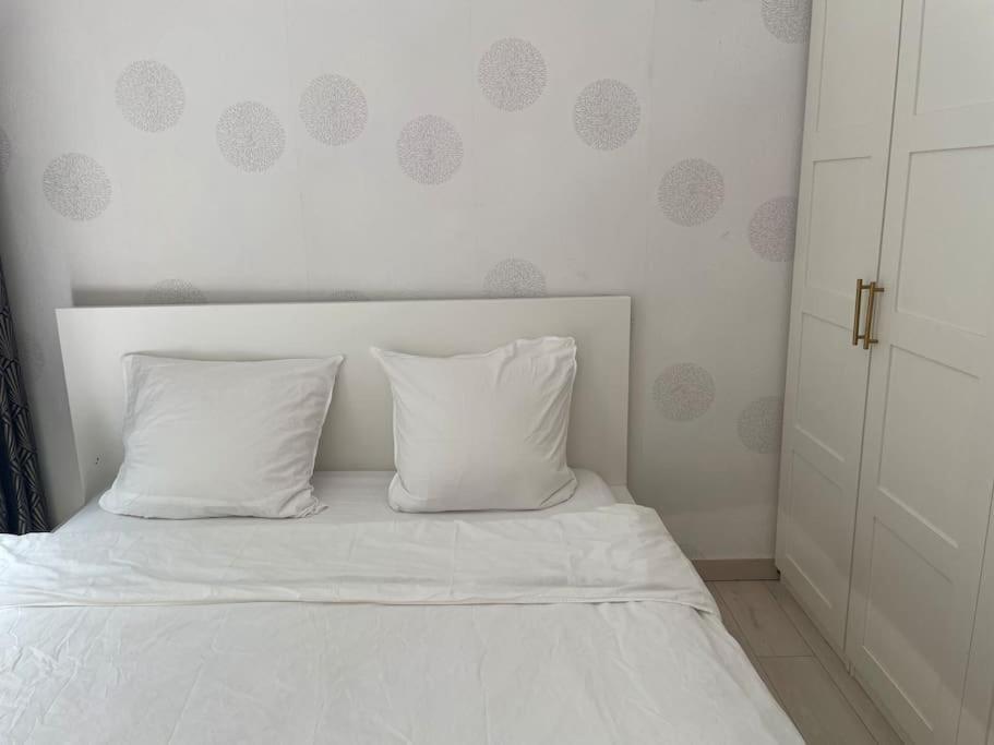 In The Heart Of The Champs Elysees With Balcony Appartement *