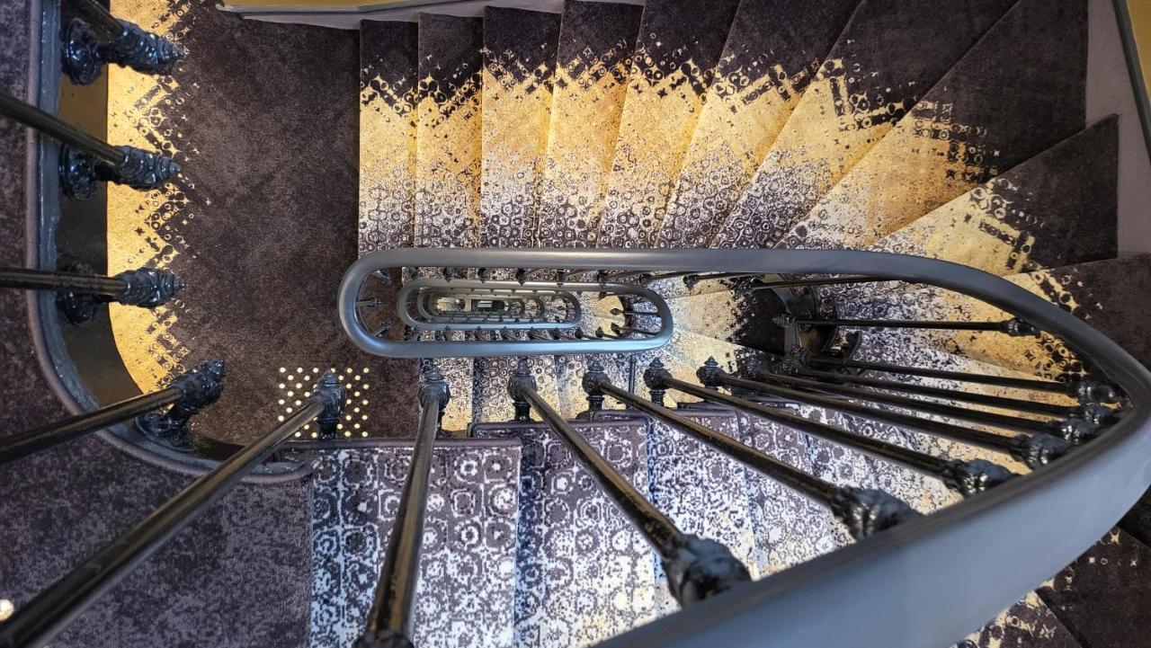 Star Champs-elysees Hotel 4*