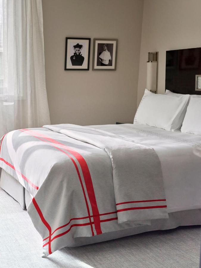 Plaza Athenee - Dorchester Collection Hotel 5*