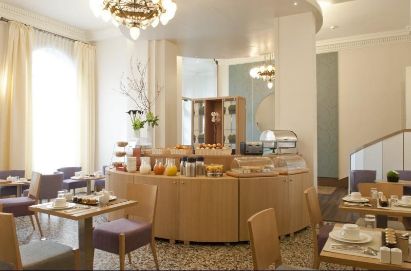 Prelude Opera Hotel 4*