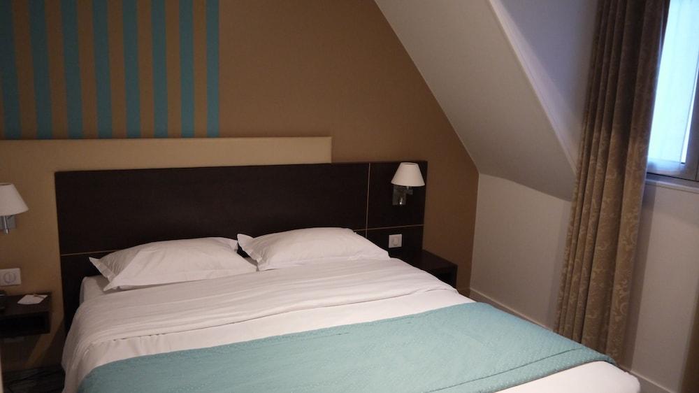 Star Champs-elysees 4*