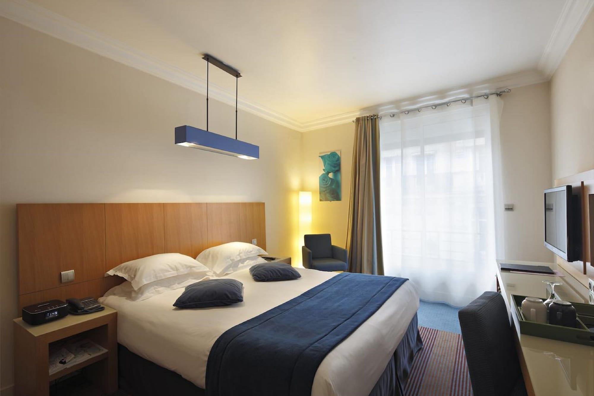 Westside Arc De Triomphe Hotel 4*