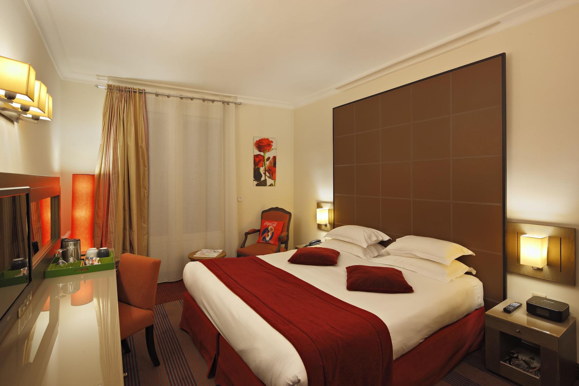 Westside Arc De Triomphe Hotel 4*