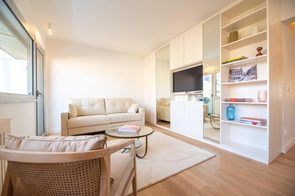 Apartment Tour Eiffel View - Luxury 6p Paris